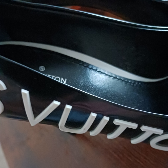 Louis Vuitton Call Back Pumps - Picture 11 of 12